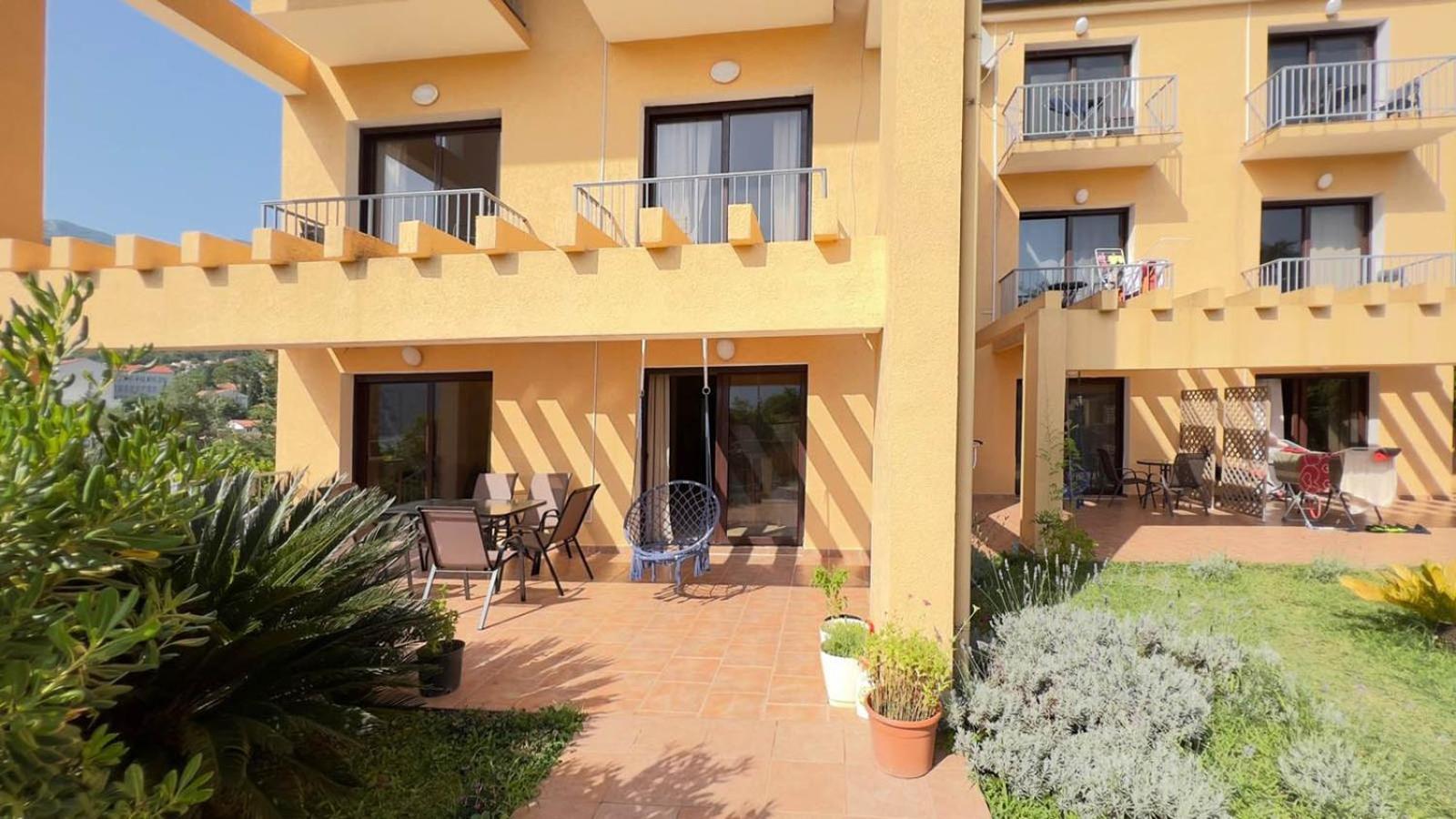Villa Risan Apartments Extérieur photo