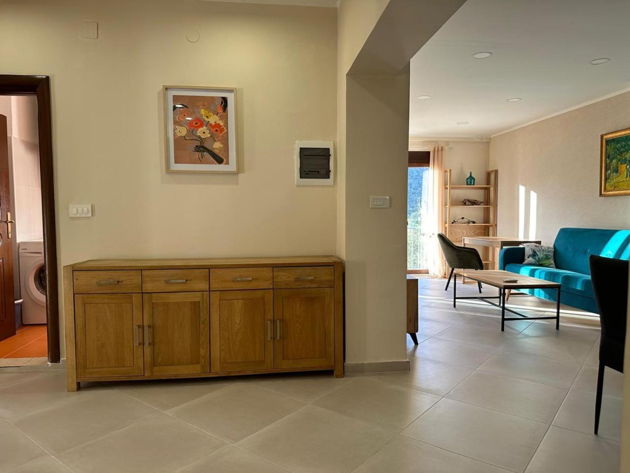 Villa Risan Apartments Extérieur photo